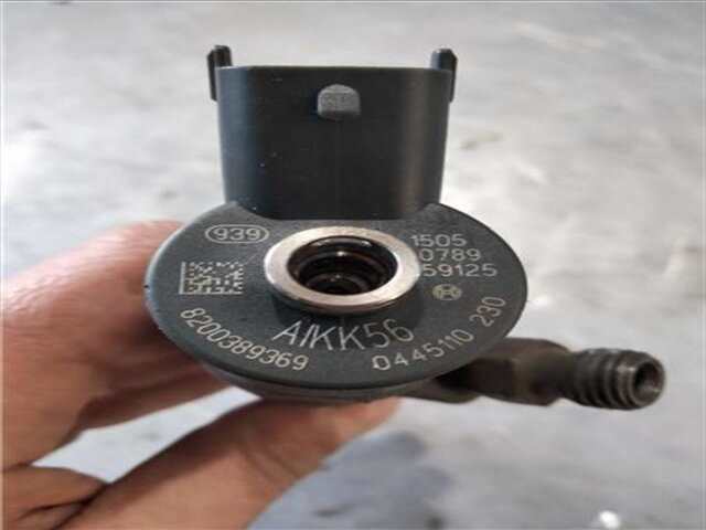 Foto 2ª: Inyectores Renault Laguna 1.9 AUTHENTIQUE [1.9 LTR. - 96 KW DCI DIESEL FAP] [F9Q 17]