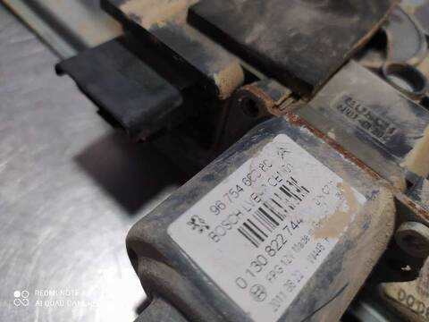 Foto 2ª: Elevalunas Manual Trasero Izquierdo Peugeot 308 ACCESS 92CV 68KW [9HP] (2011)