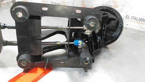 Foto 3ª: Palanca de Cambio Citroen C3 1.4 HDI EXCLUSIVE 68CV 50KW [8HZ] (2001)