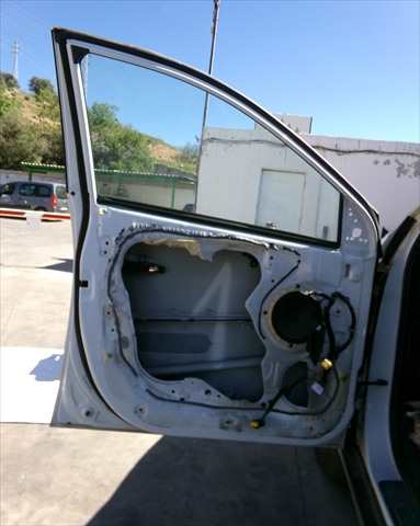 Foto 2ª: Puerta Delantera Izquierda Hyundai ix35 2.0 CRDI 2009-2015 [D4HA] (2010)