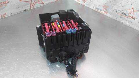 Foto 3ª: Caja Reles Fusibles Ford Transit AMBIENTE 75CV 55KW [UGCB] (2015)