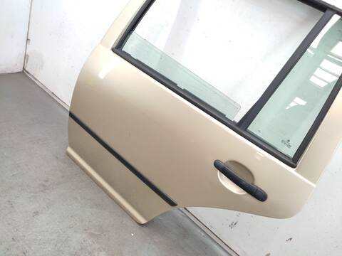Foto 2ª: Puerta Trasera Izquierda Volkswagen Golf 1.6 16V 105CV 77KW [AZD] (2001)