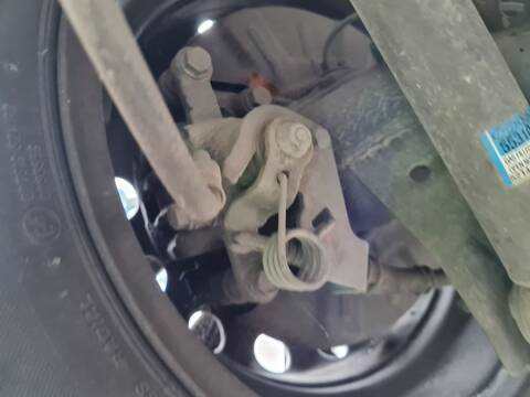 Pinza Freno Trasera Izquierdo Kia Carens BASIC 135CV 99KW