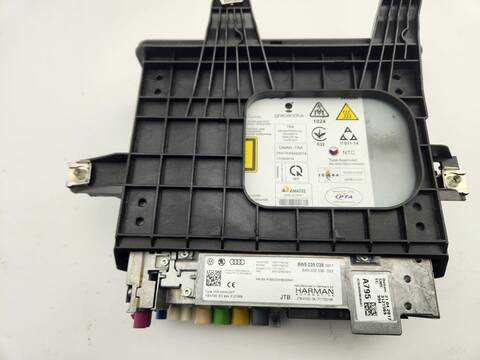 Foto 3ª: Sistema GPS Audi A4 BASICO AVANT 150CV 110KW [DEUA] (2017)