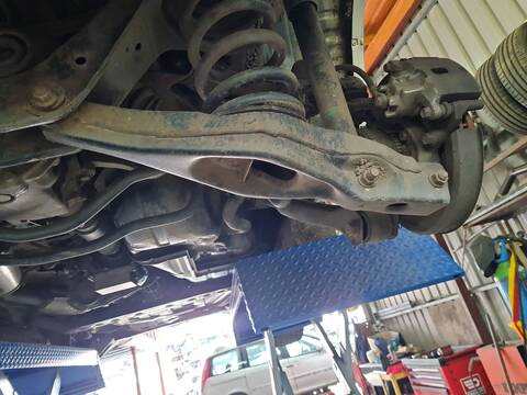 Brazo Suspension Trasero Derecho Mitsubishi Montero 3.2 DI-D V88W V98W) 160CV 118KW