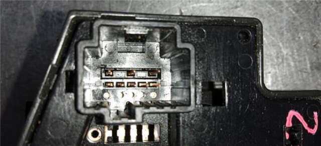 Foto 3ª: Mando Multifuncion Ford Focus 1.6 TDCI [HHDA]