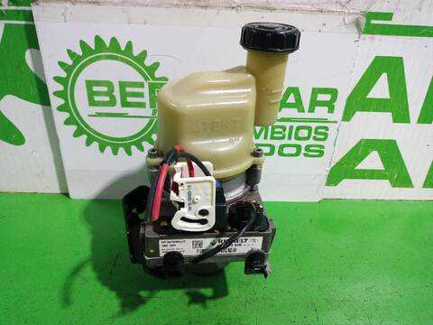 Foto 2ª: Bomba de Direccion Dacia Sandero LAUREATE 90CV [K9K] (2012)