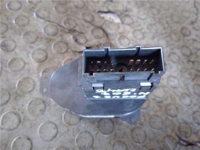 Foto 2ª: Mando Multifuncion Ford Focus 1.8 AMBIENTE [1.8 LTR. - 66 KW TDDI TURBODIESEL CAT] [D-AG]