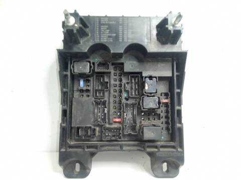 Foto 2ª: Caja Reles Fusibles Nissan Cabstar 35.15 DCI 45.15 DCI 3.0 F24M) 150CV 110KW [ZD30] (2012)