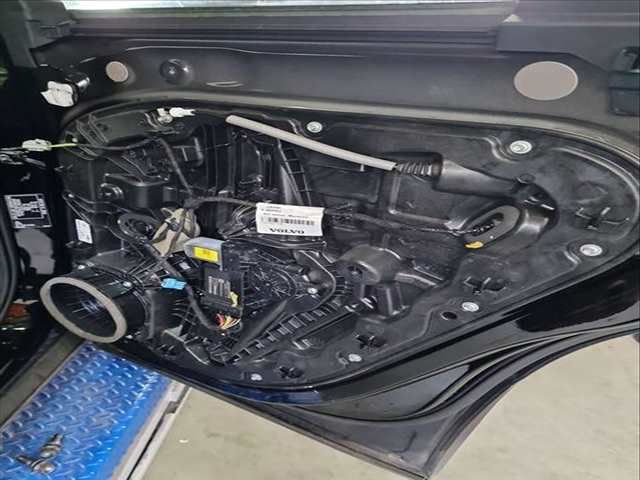 Foto 2ª: Elevalunas Manual Trasero Derecho Volvo XC 40 T3 163CV 120KW [B3154T7] (2019)