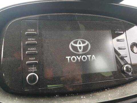 Foto 2ª: Sistema GPS Toyota Aygo PLAY 72CV 53KW [1KRFE] (2024)