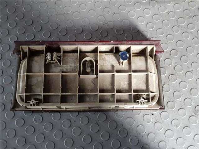 Foto 2ª: Piloto Trasero Central Ford Probe 2.5 24V [2.5 LTR. - 119 KW V6 24V CAT]