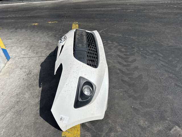 Foto 3ª: Paragolpes Delantero Mazda 2 1.6 DI 90CV [Y6] (2010)