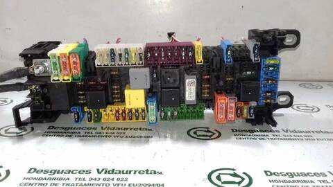 Caja Reles Fusibles Mercedes Clase V 200 136CV 100KW