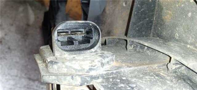 Foto 3ª: Electroventilador Opel Movano 2.8 DTI [S9W 700]