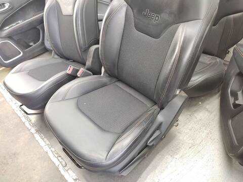 Foto 3ª: Asientos Traseros Jeep Compass 2.0 CRD 4X4 140CV 103KW [55283099] (2019)