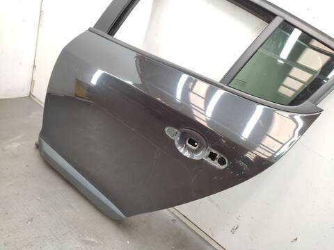 Foto 2ª: Puerta Trasera Izquierda Renault Megane 1.6 16V BZ1B BZ1H) HATCHBACK 110CV 81KW III HATCHBACK BZ0/1_ B3_) [K4M858] (2008)