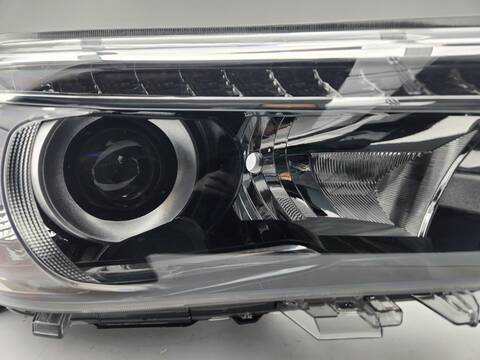 Foto 2ª: Faro Derecho Toyota Hilux CABINA SENCILLA GX 4X4 149CV 110KW (2016)
