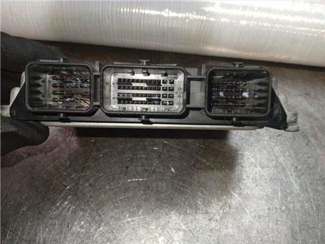 Foto 3ª: Centralita Motor ECU Peugeot 307 1.6 X-LINE [1.6 LTR. - 80 KW HDI FAP CAT (9HZ - DV6TED4)] [9HZ (DV6TED4)]
