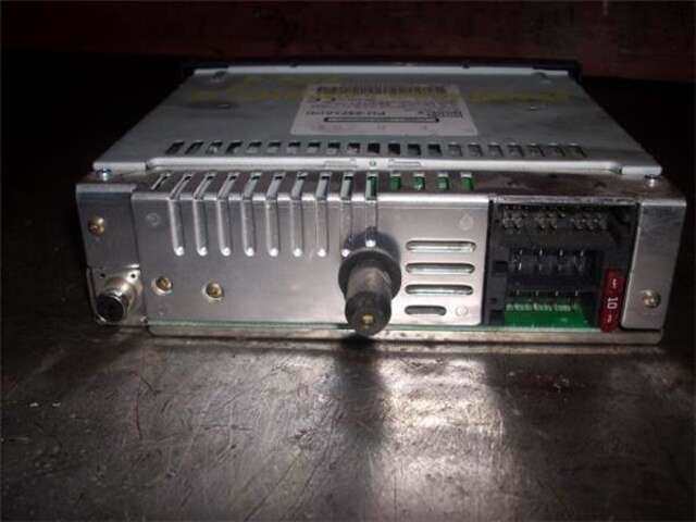 Foto 2ª: Sistema Audio Radio CD Peugeot 206 2.0 CC [2.0 LTR. - 100 KW 16V CAT (RFN - EW10J4)] [RFN (EW10J4)]