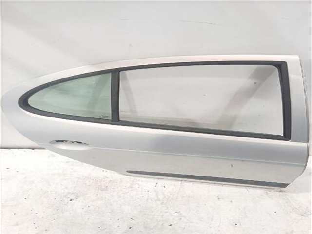 Foto 2ª: Puerta Trasera Derecha Renault Megane 1.6 16V LA00 LA04 LA0B LA11 LA16 LA19 LA1J LA1K ... 107CV [K4M 700 K4M 701 K4M 706 K4M 708 K4M 709] (1996)