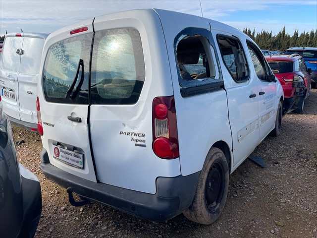 Foto 3ª: Paragolpes Trasero Peugeot Partner 1.6 HDI 100cv [BH02] (2015)