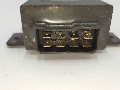 Foto 3ª: Caja Reles Fusibles Nissan Patrol 2.8 DIESEL 116CV 85KW [RD28T] (1993)