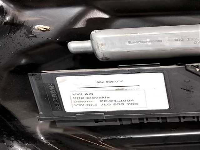 Foto 3ª: Elevalunas Manual Trasero Izquierdo Volkswagen Touareg 2.5 TDI 174CV (2002)