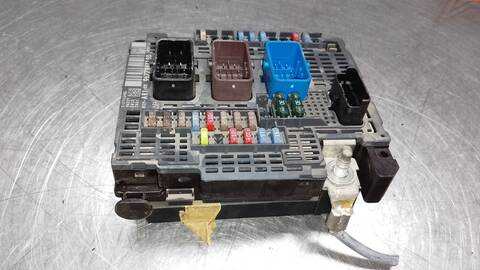 Foto 2ª: Caja Reles Fusibles Citroen C4 SEDUCTION 92CV 68KW [9HP] (2013)