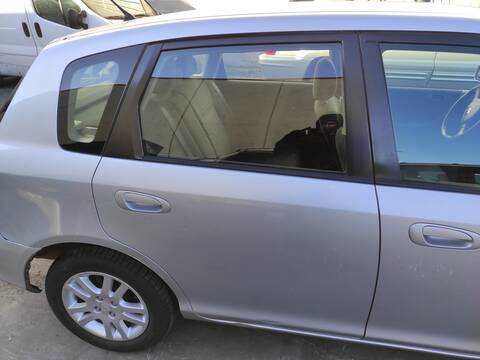 Puerta Trasera Derecha Honda Civic D16V1