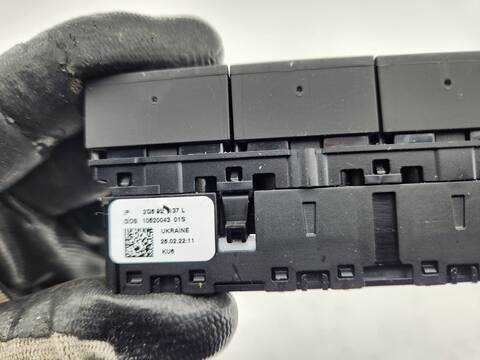 Foto 2ª: Mando Multifuncion Volkswagen Polo LIFE 95CV 70KW [DLAC] (2022)
