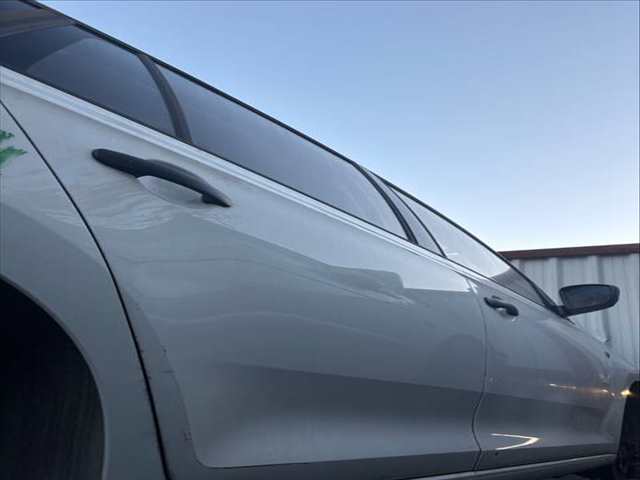 Foto 2ª: Puerta Trasera Derecha Ford Kuga VERSION INDEFINIDA (2015)