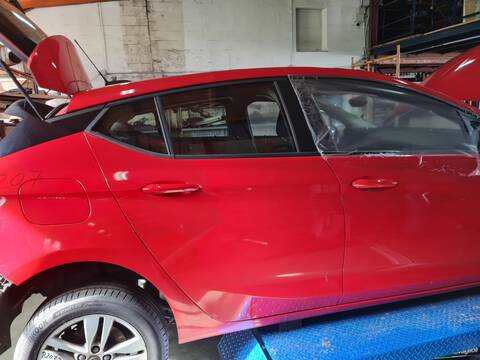 Puerta Trasera Derecha Opel Astra SELECTIVE 110CV 81KW