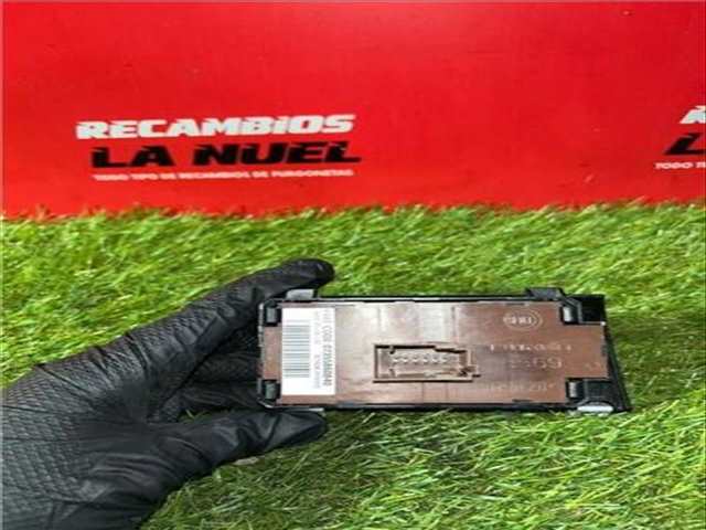 Foto 2ª: Mando Multifuncion Citroen Jumper 2.2 33 L2H1 BLUEHDI 140 [2 2 LTR. - 103 KW BLUE-HDI FAP CAT] 140CV FURGON [4H03] (2022)