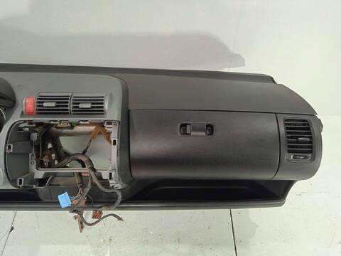 Foto 3ª: Salpicadero Honda Jazz 1.2 DSI CAT 78CV 57KW [L12A1] (2002)