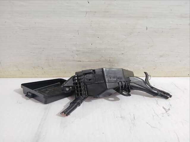 Foto 3ª: Caja Reles Fusibles Toyota Rav4 2.0 MXAA52) 175CV [M20A-FKS] (2018)