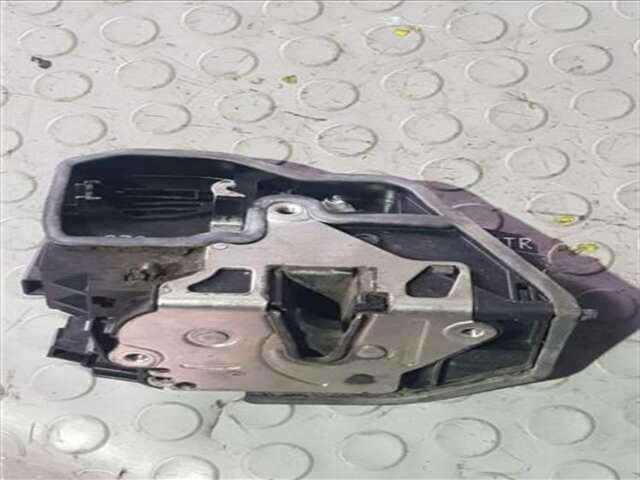 Foto 3ª: Cerradura Puerta Trasera Derecha Bmw Serie 1 114 2.0 118D [2.0 LTR. - 90 KW 16V DIESEL CAT] [M47N 204 D4]