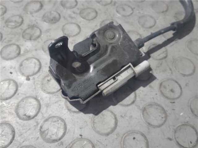 Foto 3ª: Cerradura Capot Mercedes Clase C 160 2.1 C 220 D (205.304) [2.1 LTR. - 125 KW CDI CAT] [651.921]