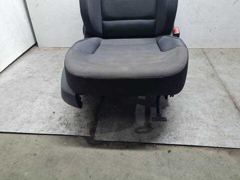 Foto 2ª: Asiento Delantero Derecho Volkswagen Golf SPORT 131CV 96KW [DPBA] (2020)