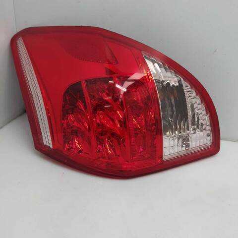 Piloto Trasero Derecho Toyota Rav4 2.2 D 4WD ALA30)