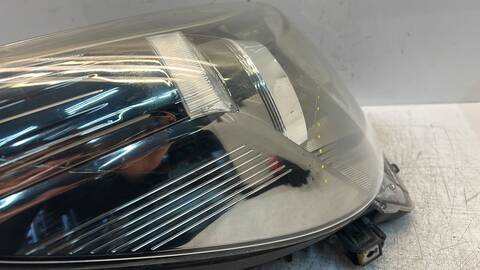 Faro Izquierdo Toyota IQ 1ND-TV 90 CV 66KW