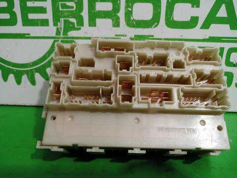 Foto 3ª: Caja Reles Fusibles Nissan Qashqai 1.3 DIG-T 140CV [HR13DDT] (2013)