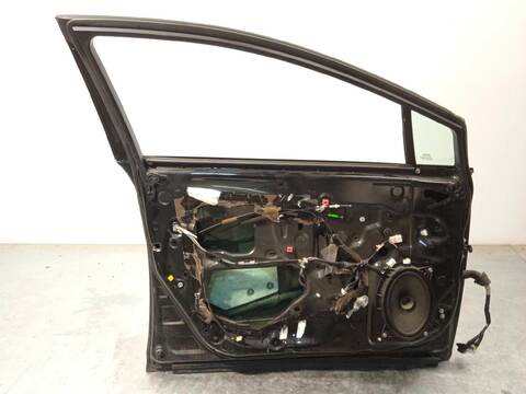 Foto 4ª: Puerta Delantera Izquierda Toyota Avensis ACTIVE 126CV 93KW [1AD] (2009)