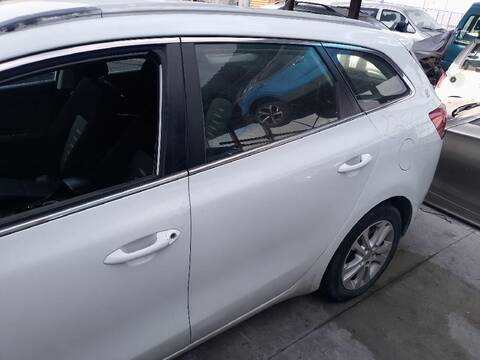 Puerta Trasera Izquierda Kia Ceed 1.6 CRDI 128 SPORTSWAGON JD)