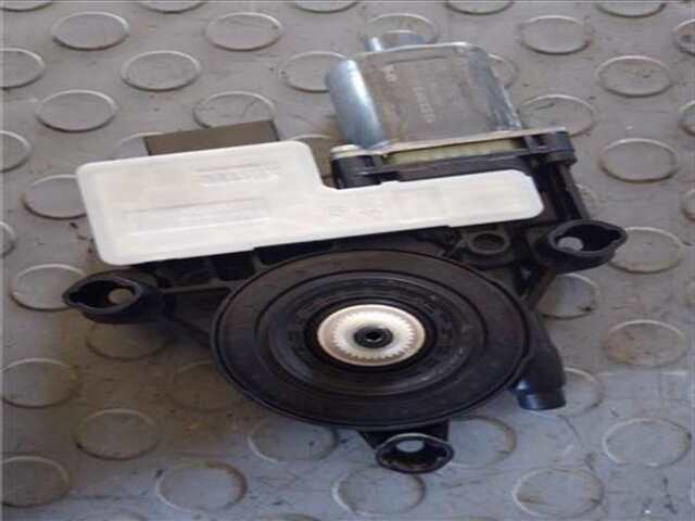 Foto 3ª: Elevalunas Eléctrico Trasero Derecho Volkswagen Golf 2.0 ADVANCE BLUEMOTION TECH. [2.0 LTR. - 110 KW TDI] [CRL]