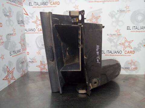 Foto 3ª: Guantera Mitsubishi Colt BERLINA 109CV 80KW (2005)