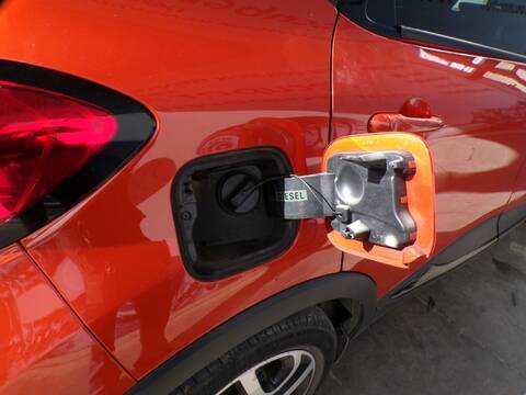 Tapa Exterior Combustible Renault Captur K9K