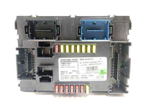 Foto 3ª: Caja Reles Fusibles Jeep Compass 1.6 MULTIJET 130CV 96KW [46346020] (2021)