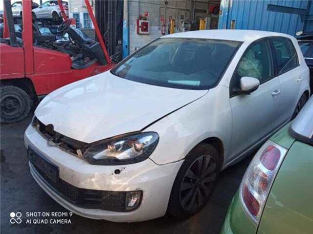Rejilla Delantera Volkswagen Golf 2.0 TDI