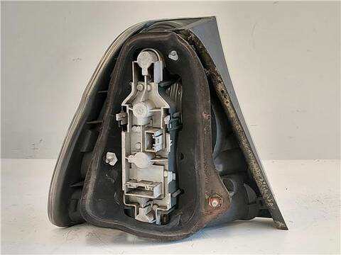 Foto 2ª: Piloto Trasero Derecho Bmw Serie 3 315 2.0 320TD 150CV 110KW [M47 D20 (20 4 D4)] (2002)